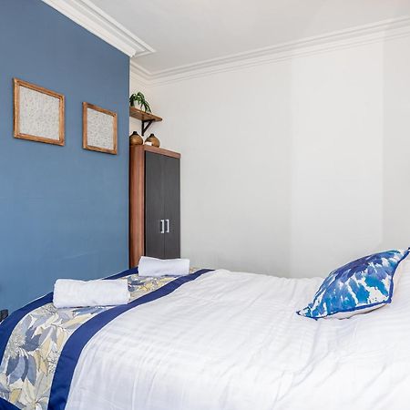 Coronation House By Yourstays - 3 Bedroom House In Newcastle-Under-Lyme Stoke-on-Trent Εξωτερικό φωτογραφία
