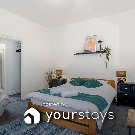 Coronation House By Yourstays - 3 Bedroom House In Newcastle-Under-Lyme Stoke-on-Trent Εξωτερικό φωτογραφία