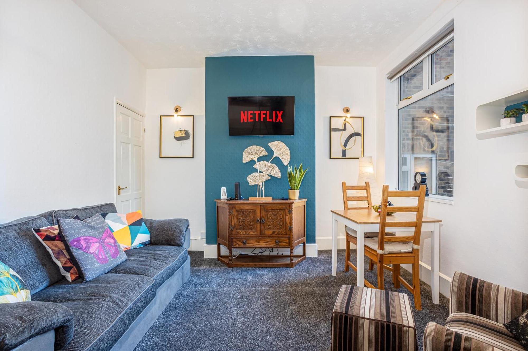 Coronation House By Yourstays - 3 Bedroom House In Newcastle-Under-Lyme Stoke-on-Trent Εξωτερικό φωτογραφία