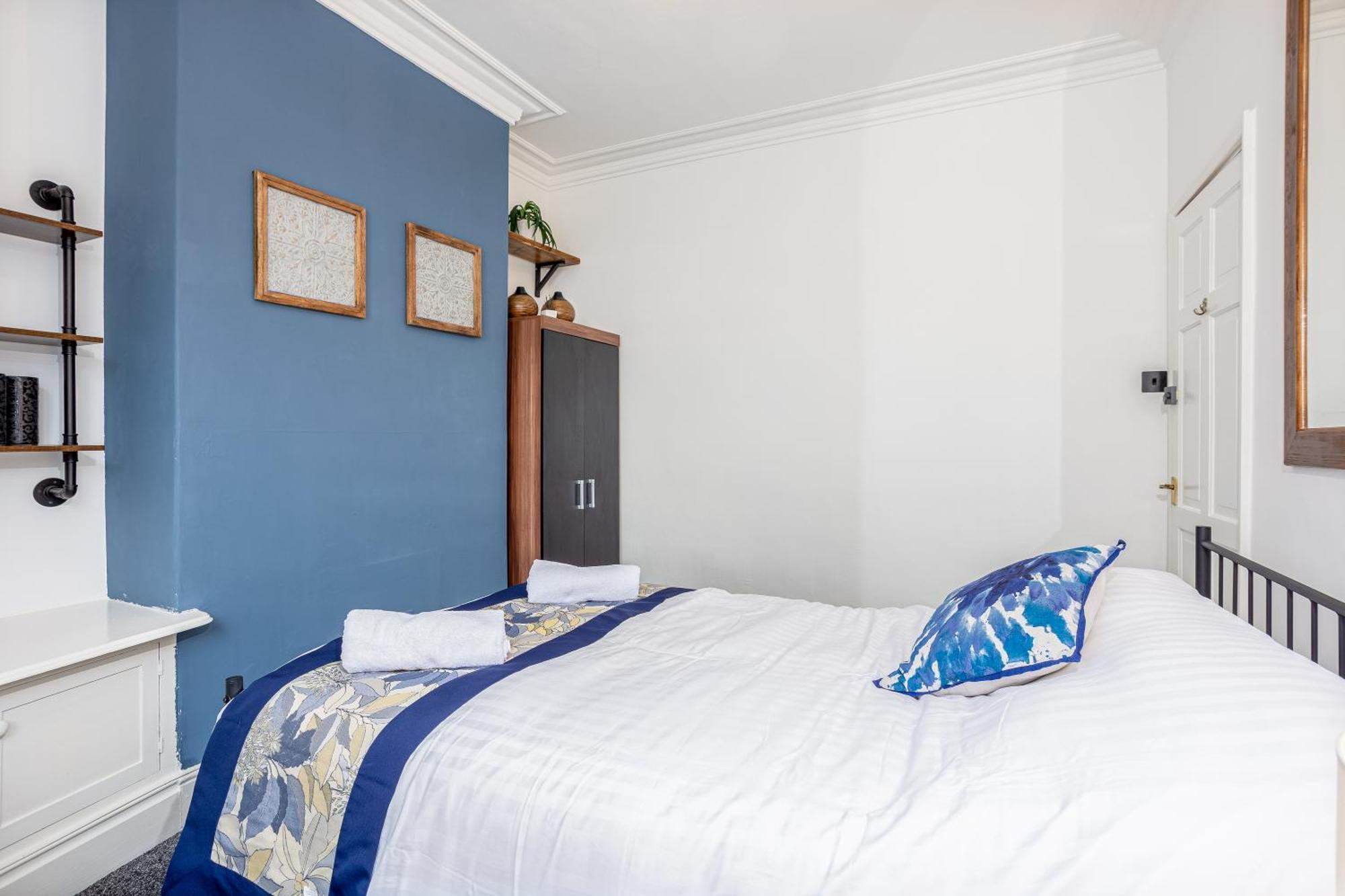 Coronation House By Yourstays - 3 Bedroom House In Newcastle-Under-Lyme Stoke-on-Trent Εξωτερικό φωτογραφία