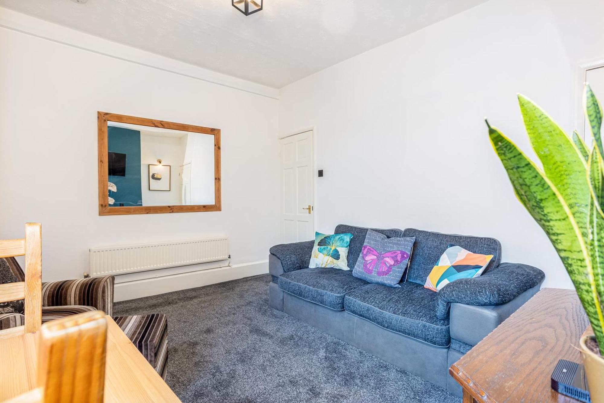 Coronation House By Yourstays - 3 Bedroom House In Newcastle-Under-Lyme Stoke-on-Trent Εξωτερικό φωτογραφία