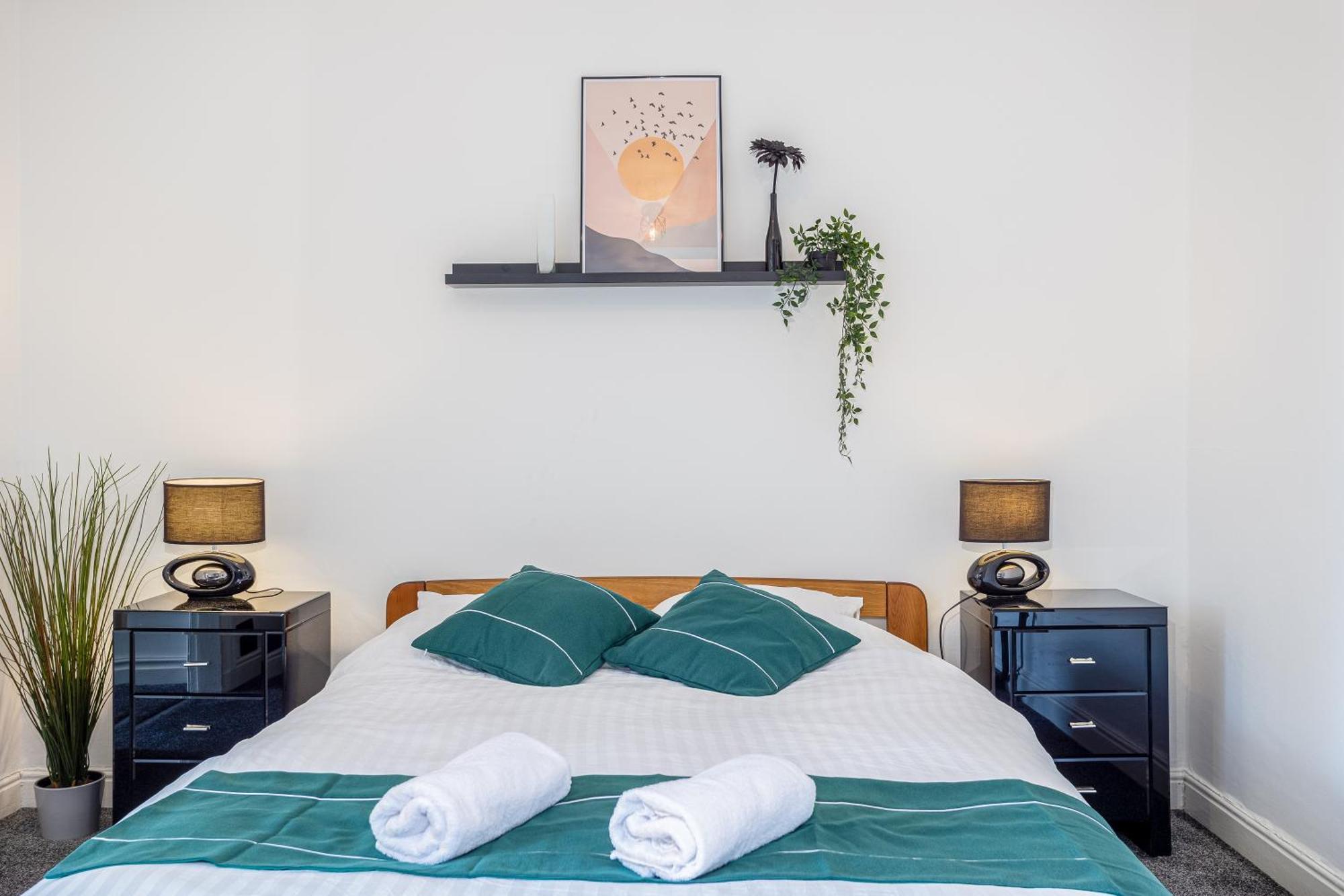 Coronation House By Yourstays - 3 Bedroom House In Newcastle-Under-Lyme Stoke-on-Trent Εξωτερικό φωτογραφία